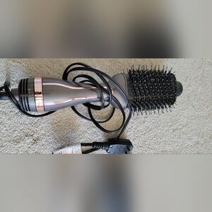 Silver and Black Hair Dryer Brush